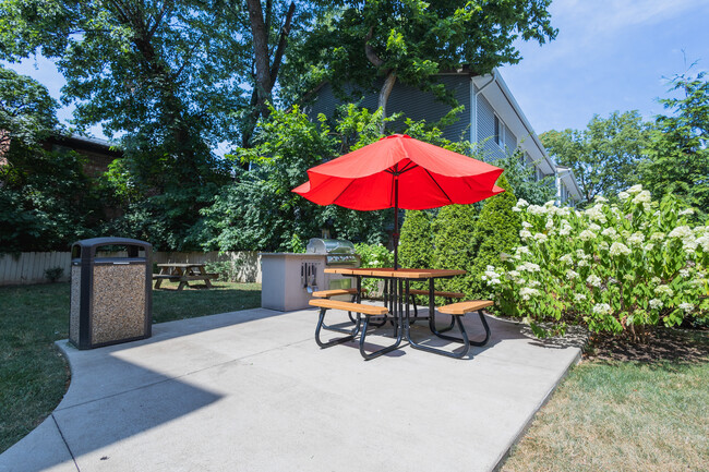 Limestone Square/Medical Villas in Lexington, KY - Building Photo - Building Photo