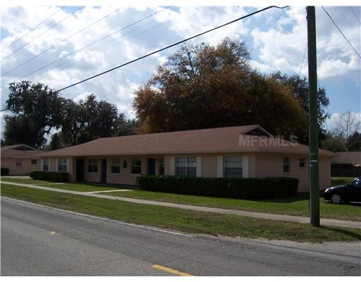 12633 Curley St in San Antonio, FL - Foto de edificio