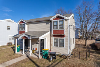 19 Transit St in Woonsocket, RI - Foto de edificio - Building Photo