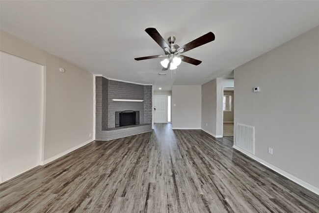 9615 Orangevale Dr in Spring, TX - Building Photo - Building Photo