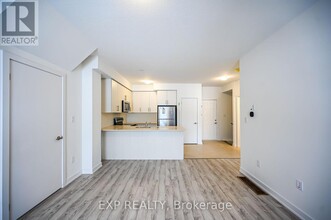 590-590 N Service Rd in Hamilton, ON - Building Photo - Building Photo