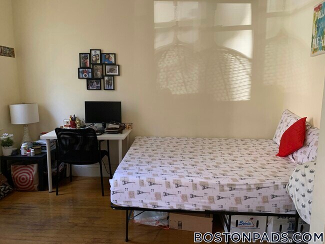 32 Queensberry St in Boston, MA - Building Photo - Building Photo