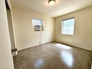 5712 Pinewood Ave in West Palm Beach, FL - Building Photo - Building Photo