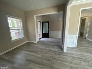 2405 Village Green Dr in Fairburn, GA - Building Photo - Building Photo