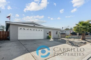 4081 Peterlynn Way in San Diego, CA - Building Photo - Building Photo