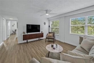 4651 1st St NE in St. Petersburg, FL - Building Photo - Building Photo