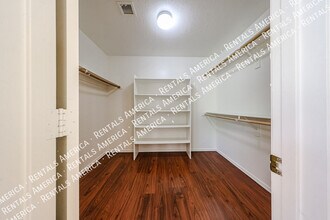9202 W MacKenzie Dr in Phoenix, AZ - Building Photo - Building Photo