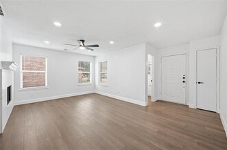 2524 Tan Oak Dr in Dallas, TX - Building Photo - Building Photo