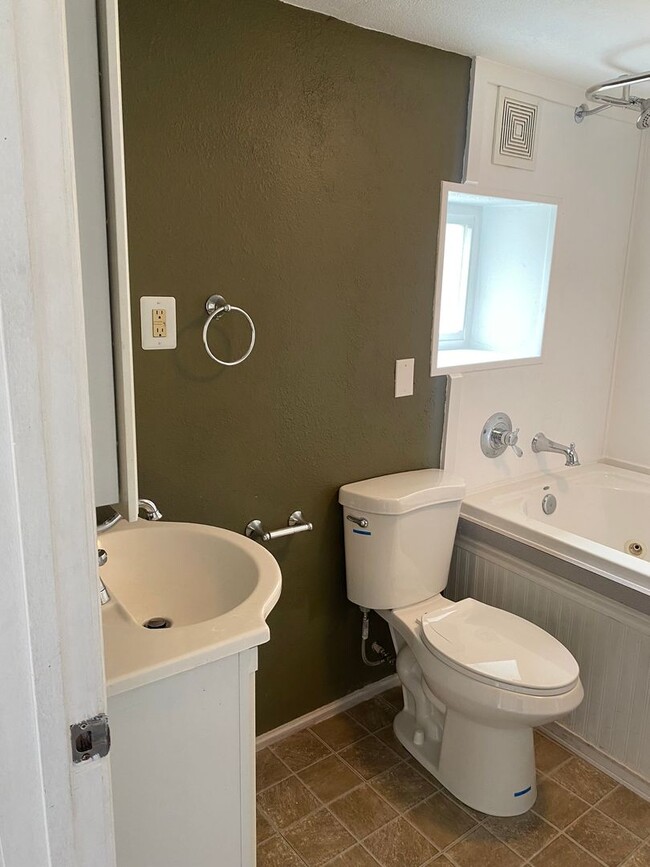 1503 Delta St in Klamath Falls, OR - Building Photo - Building Photo