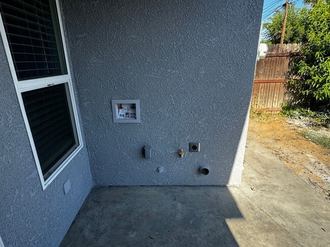 364 W Minarets Ave in Fresno, CA - Building Photo - Building Photo