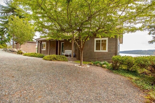 property at 874 Buena Vista Pl