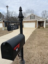 7253 Owen Park Cir in Mc Calla, AL - Building Photo