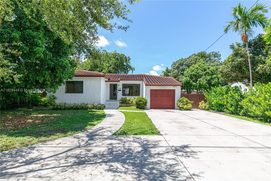 1116 NE 117th St in Biscayne Park, FL - Building Photo