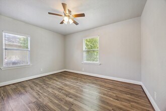 5014 Yellowstone Blvd in Houston, TX - Building Photo - Building Photo