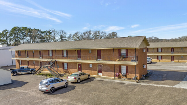 Capri Apartments in Nacogdoches, TX - Building Photo - Building Photo