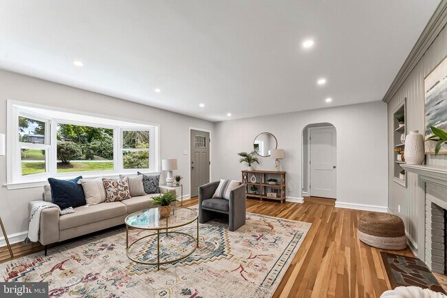 property at 9 Copes Ln