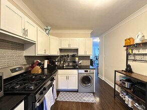 842 W Waveland Ave, Unit J09P in Chicago, IL - Foto de edificio - Building Photo