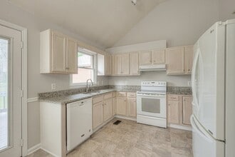 5020 Old Salem Rd, Unit A in Rockvale, TN - Foto de edificio - Building Photo