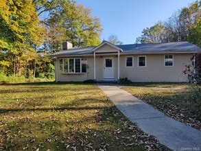 102 Old Hopewell Rd in Wappingers Falls, NY - Building Photo - Building Photo