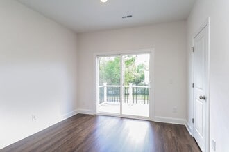 528 Beatties Ford Rd in Charlotte, NC - Building Photo - Building Photo