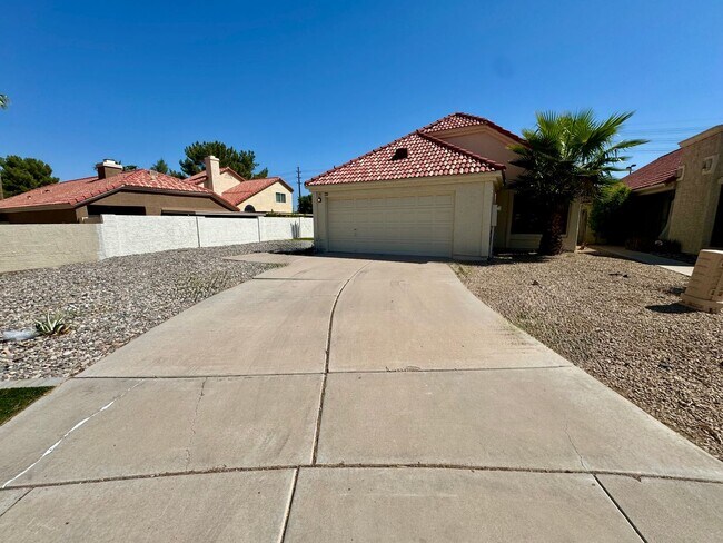 537 N Red Rock St in Gilbert, AZ - Building Photo - Building Photo