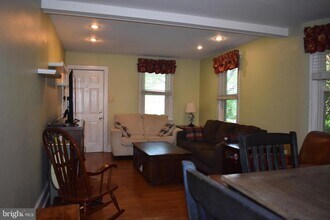 416 Kenilworth Ave in Moorestown, NJ - Building Photo - Building Photo