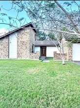 2826 Pickett Dr in League City, TX - Building Photo - Building Photo