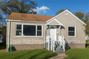 8333 Whitewater Dr in St. Louis, MO - Building Photo