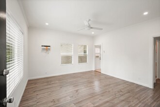 1202 N Gower St in Los Angeles, CA - Building Photo - Building Photo