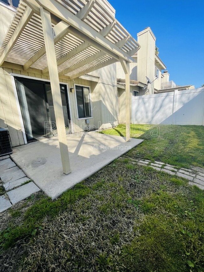 3068 Colony Park Dr in Merced, CA - Building Photo - Building Photo