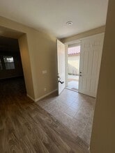 3161 McLennan Ave in North Las Vegas, NV - Foto de edificio - Building Photo