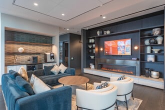 Cascade in Chicago, IL - Foto de edificio - Interior Photo