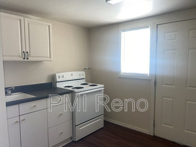 923 W 2nd St in Reno, NV - Foto de edificio - Building Photo