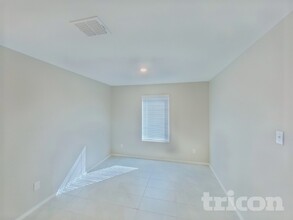 1732 Clairborne Ct in Oak Point, TX - Foto de edificio - Building Photo