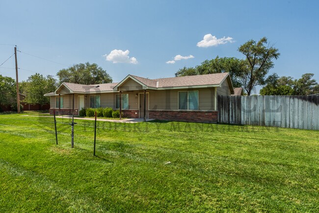 4206 Newell St in Wichita, KS - Foto de edificio - Building Photo