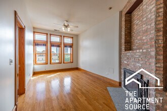 1162 W Grand Ave, Unit 4F in Chicago, IL - Building Photo - Building Photo