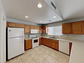 13948 N 134th Dr in Surprise, AZ - Foto de edificio - Building Photo