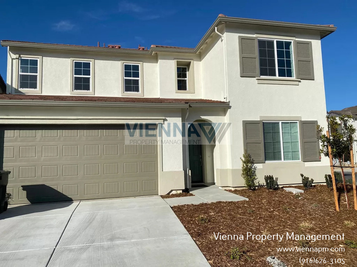 8049 Sun Beam Way in Roseville, CA - Building Photo