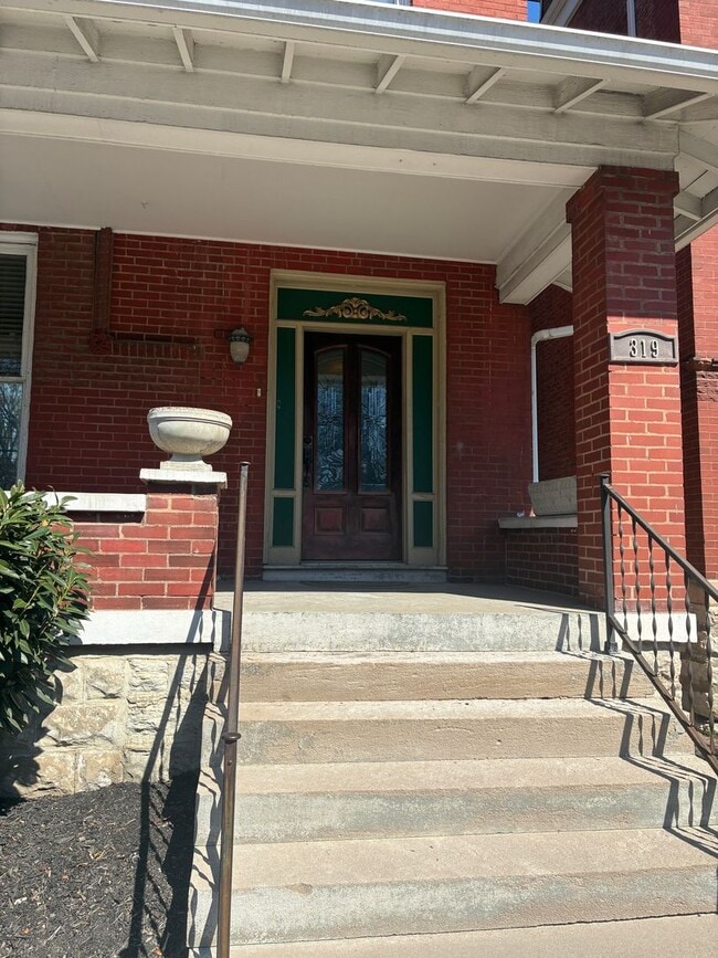 319 W Hill St in Louisville, KY - Building Photo - Building Photo