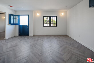 7320 9th Ave-Unit -1 in Los Angeles, CA - Building Photo - Building Photo