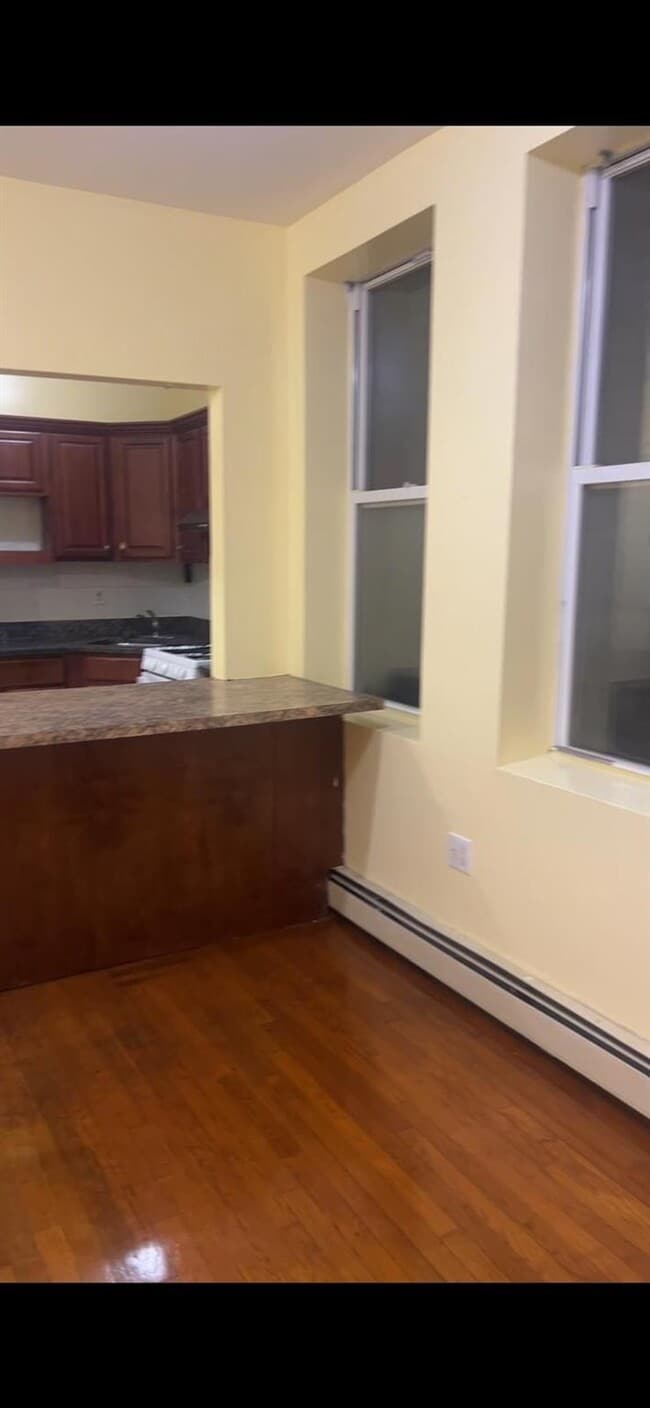 102-06 32nd Ave in Queens, NY - Building Photo - Building Photo