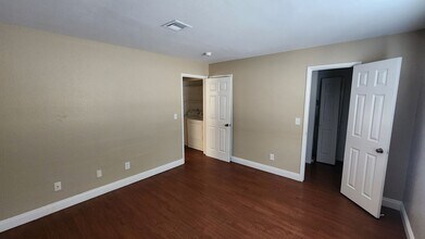 625 N 12th St.-Unit -1 in Las Vegas, NV - Building Photo - Building Photo