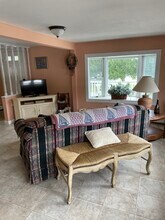 161 Shore Rd in Westerly, RI - Building Photo - Building Photo