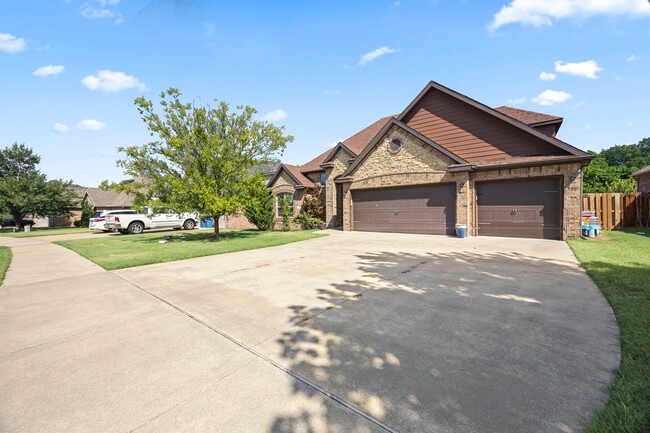 property at 4100 SW Deerfield Blvd