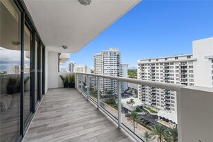 5757 Collins Ave, Unit 1602 in Miami Beach, FL - Building Photo
