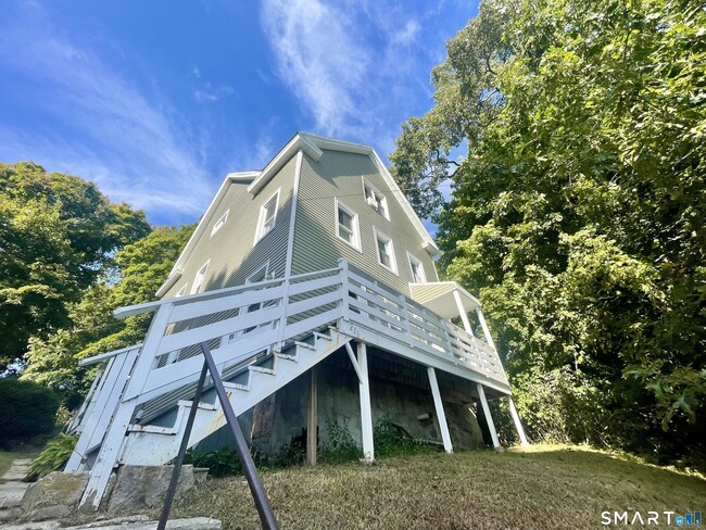 property at 216 Vauxhall St