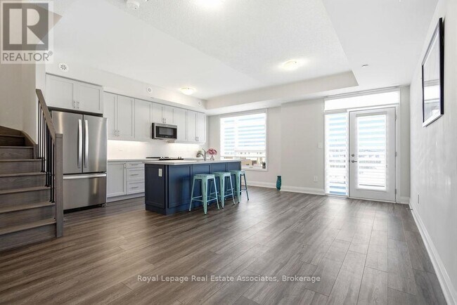 1569 Rose Way in Milton, ON - Building Photo - Building Photo