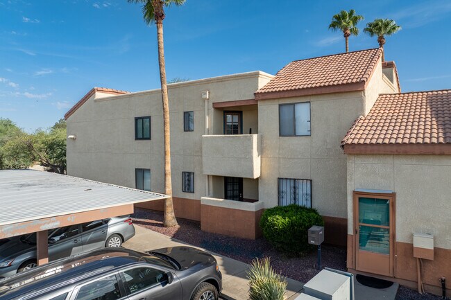 Park Place Village Condominiums in Tucson, AZ - Building Photo - Building Photo