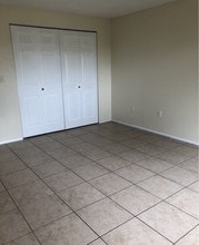 157 Bull Hill Ln, Unit 203 in West Haven, CT - Building Photo - Building Photo