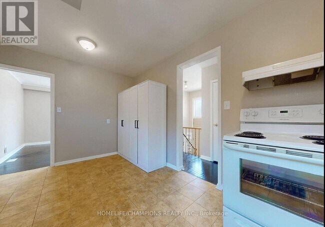 10 Cunard St in Toronto, ON - Building Photo - Building Photo